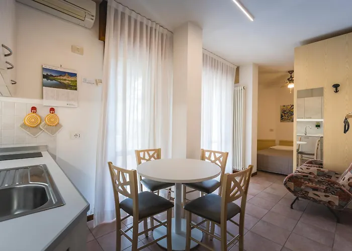 Piccolo Aparthotel 4*